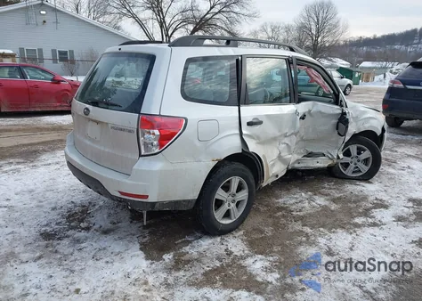2010 Subaru Forester 2.5X z USA, uszkodzony, nr VIN JF2SH6BC5AH915748